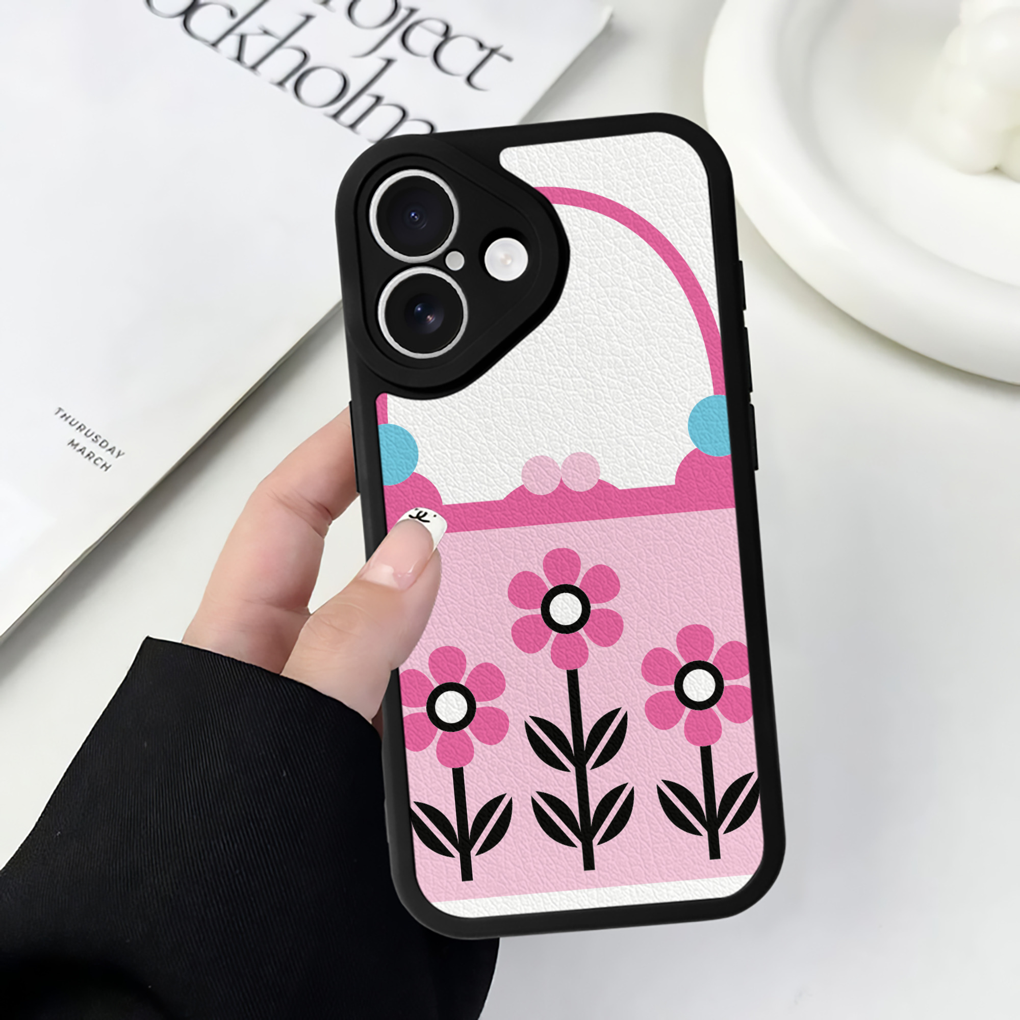（画像用） Hello Kitty ハローキティ 【iPhone 16シリーズ対応】シリコンスマホケース（レザー調） 材質：シリコン